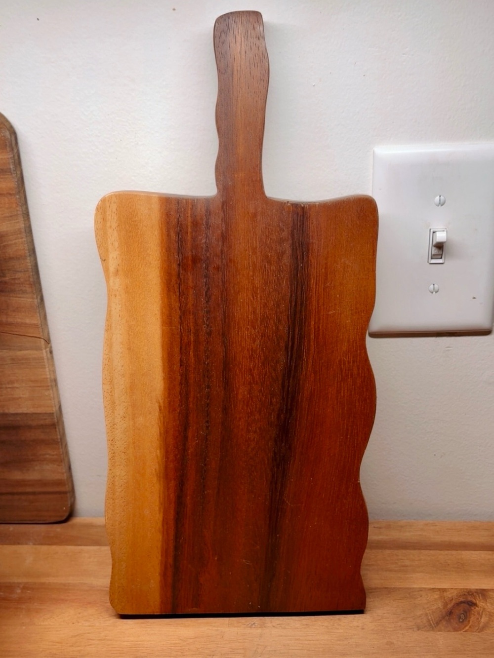 Scalloped Wooden Paddle Cutting/Serving Board in Natural Brown Tones also decor